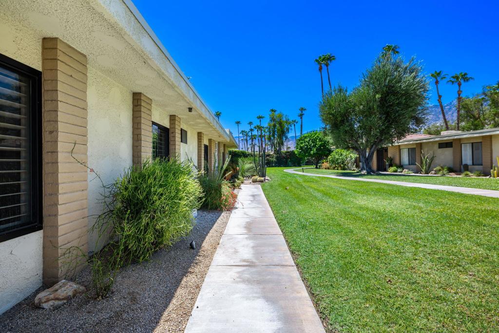 2411 S Oakcrest Drive