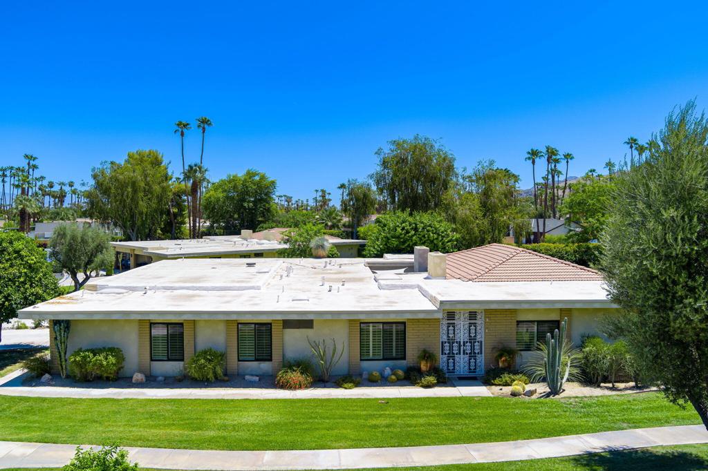 2411 S Oakcrest Drive