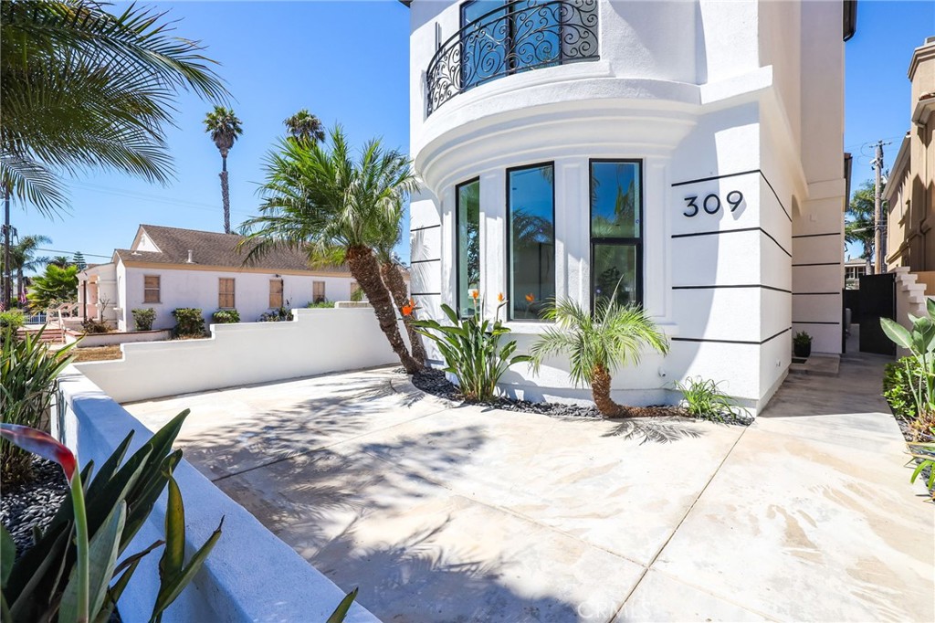 309 8th Street
