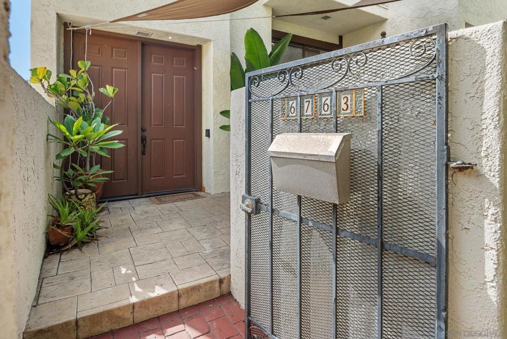 6763 Caminito Del Greco