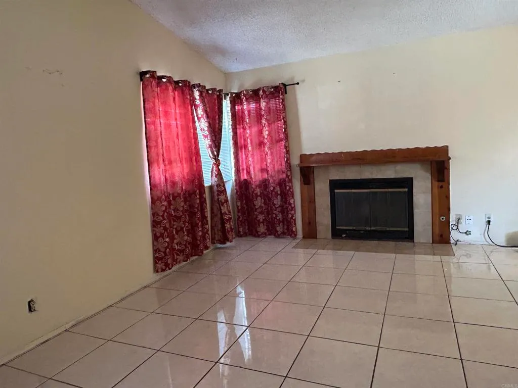 San Diego, California 92139, United States, 4 Bedrooms Bedrooms, ,3 BathroomsBathrooms,Residential,Active,165298