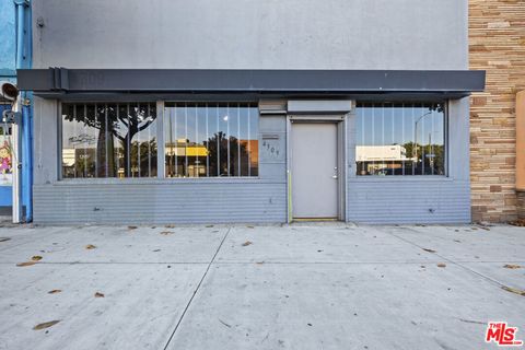 Photo of 4309 Crenshaw Boulevard, Los Angeles, CA 90008 (MLS # 26660303)