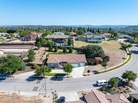 Tiny photo for 676 Red Cloud RD, Paso Robles, CA 93446 (MLS # NS26124981)