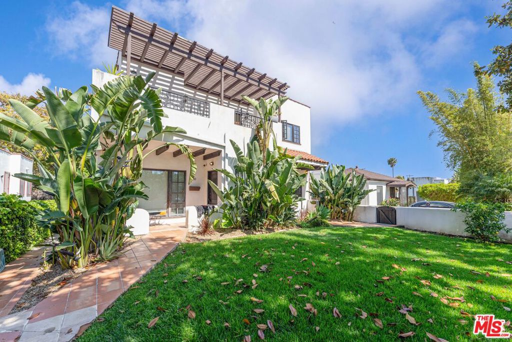 1208 Poinsettia Drive