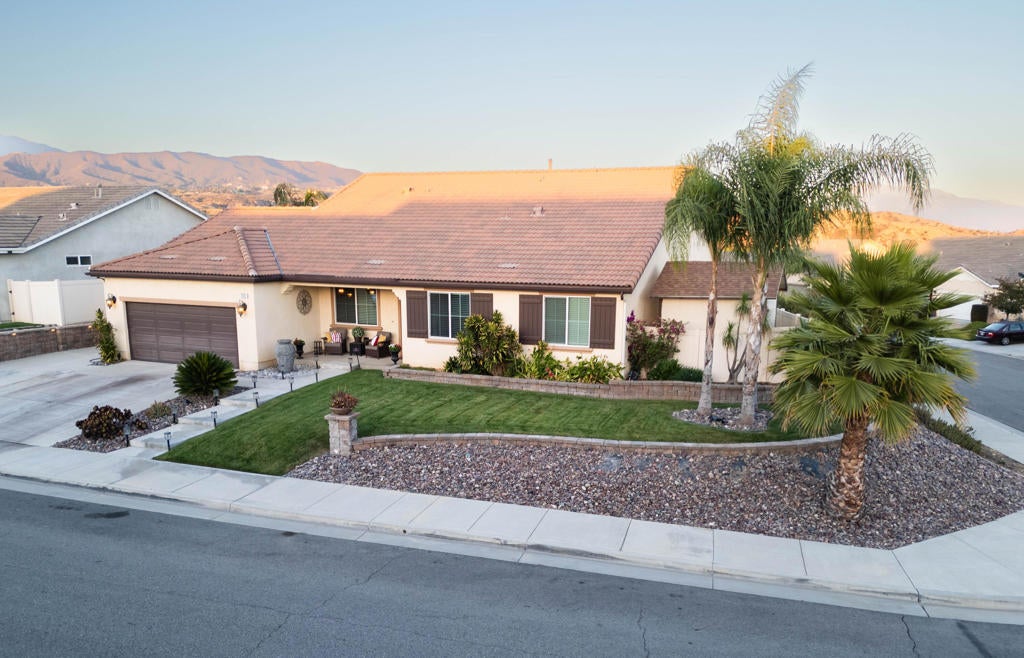 102 Knoll Crest Drive