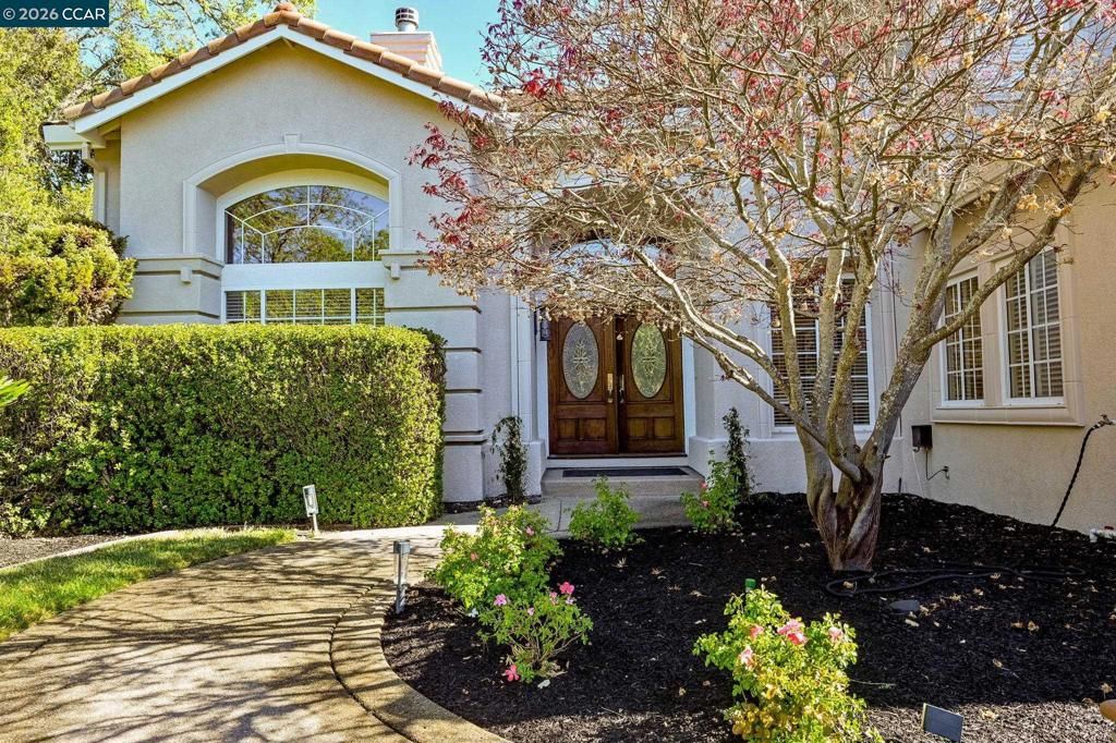 Photo of 101 Victoria Pl Pl, Danville, CA 94506 (MLS # 41127682)