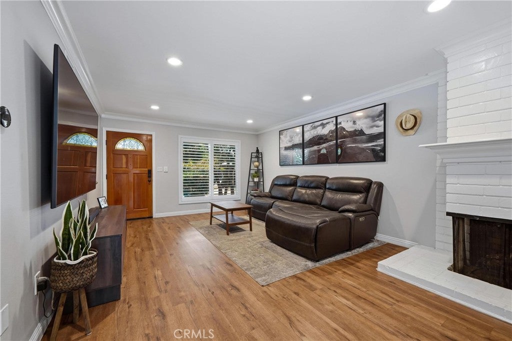 3131 Laurel Avenue 9