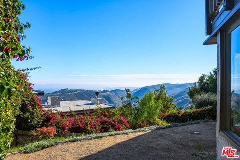 Tiny photo for 2965 Seabreeze Drive, Malibu, CA 90265 (MLS # 26862333)