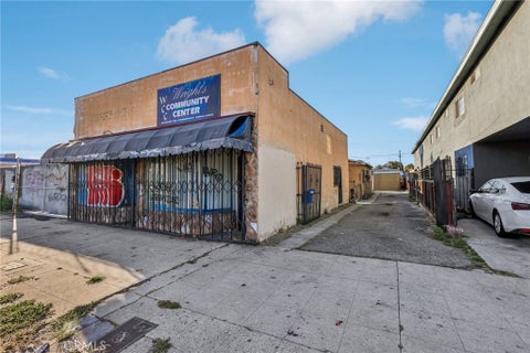 Photo of 3309 W Florence AVE, Los Angeles, CA 90043 (MLS # SB26163168)
