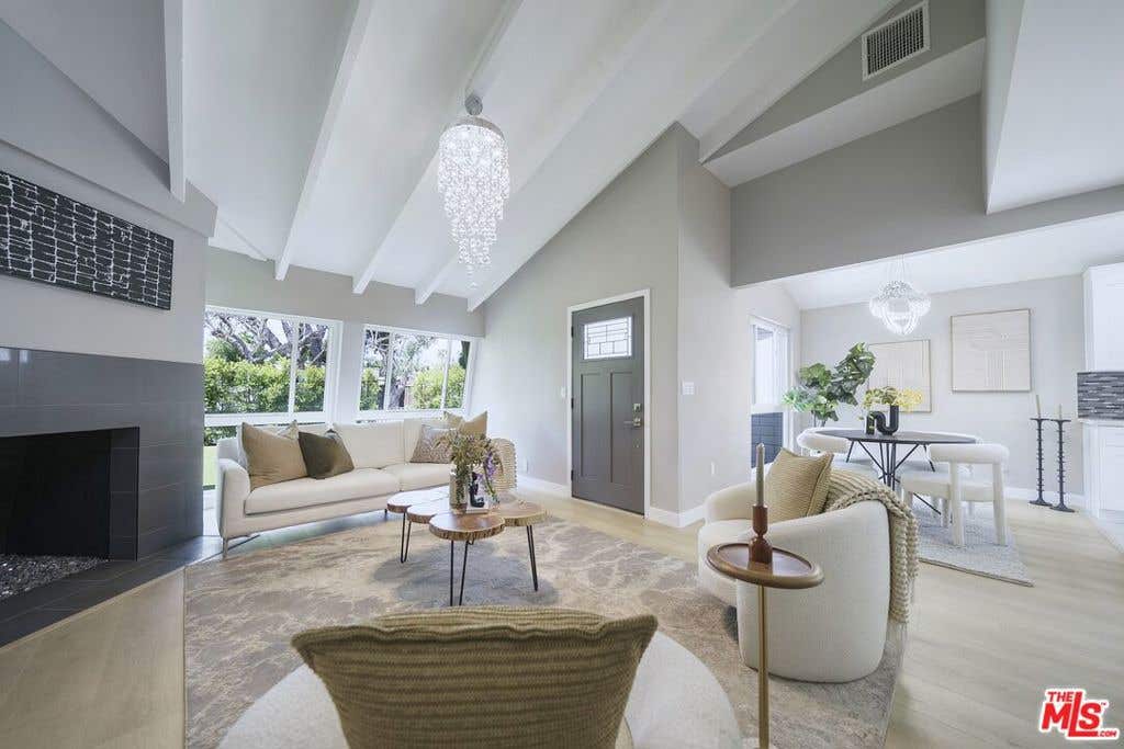 Photo of 5628 Cleon Avenue, North Hollywood, CA 91601 (MLS # 26806535)