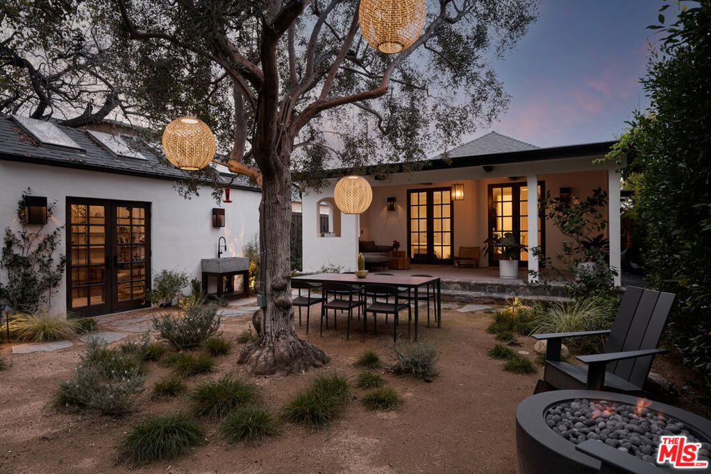 Photo of 1720 Washington Way, Venice, CA 90291 (MLS # 26641961)