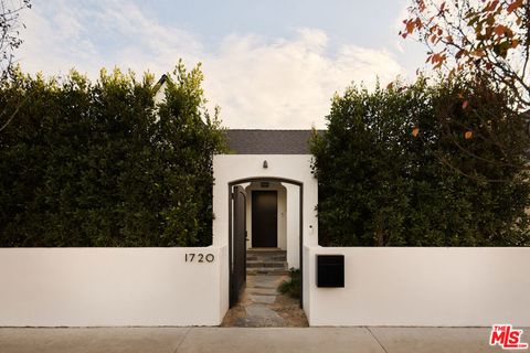 Photo of 1720 Washington Way, Venice, CA 90291 (MLS # 26641961)