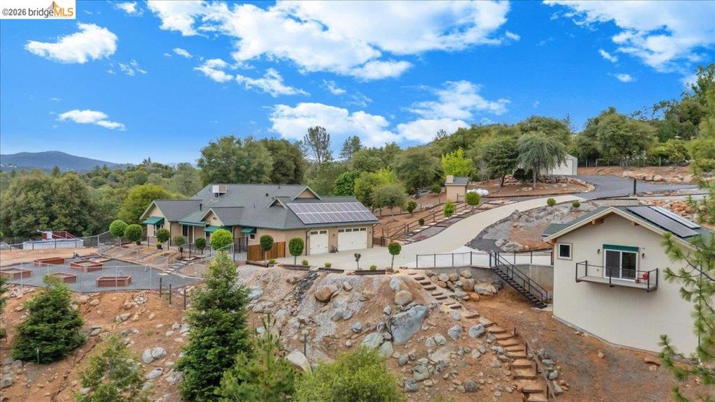 18180 Robin Ridge