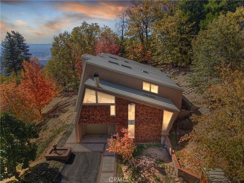 Photo of 22 Holly Drive, Running Springs, CA 92382 (MLS # IG25249062)