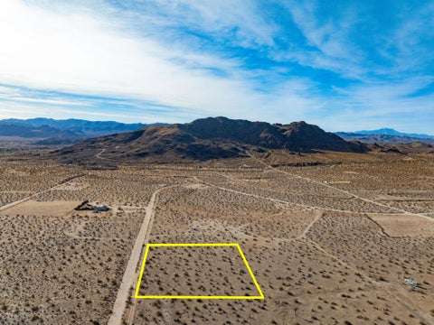 Photo of 3432 Saddleback Road, Joshua Tree, CA 92252 (MLS # 219154710DA)