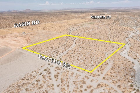 Photo of 31001215 Cactus Road, Pinon Hills, CA 92372 (MLS # HD26178008)