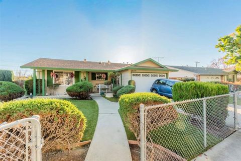 Photo of 39719 Trinity Way Way, Fremont, CA 94538 (MLS # 41119886)