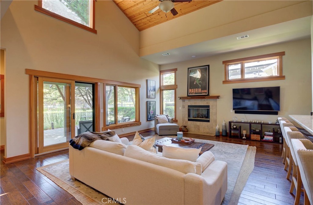 2303 Sanderling Court