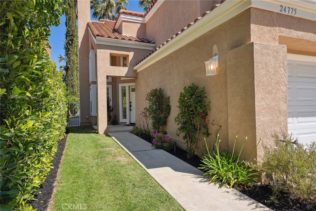 24775 Calle Serranona