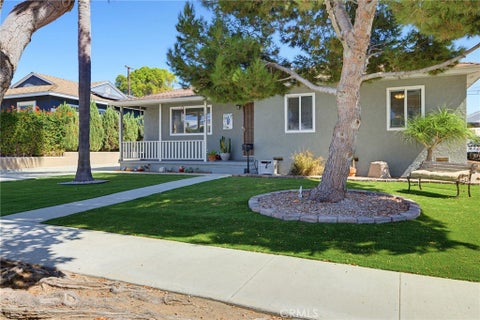 Photo of 1004 Firmona Ave, Redondo Beach, CA 90278 (MLS # SB26208040)