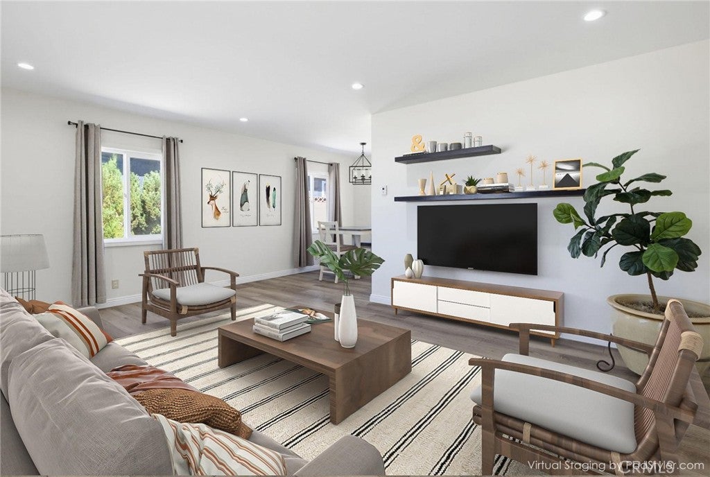 1004 Firmona