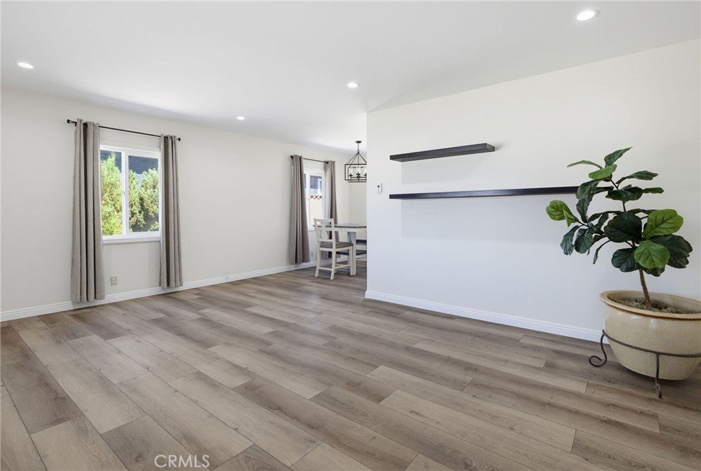 1004 Firmona