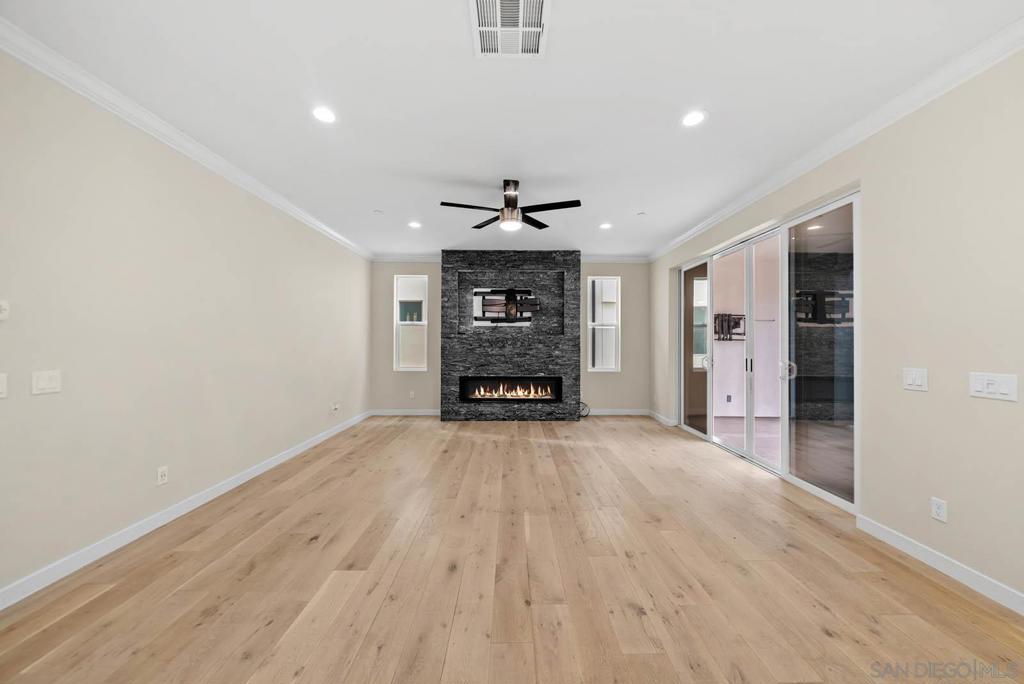 15105 Lincoln Loop