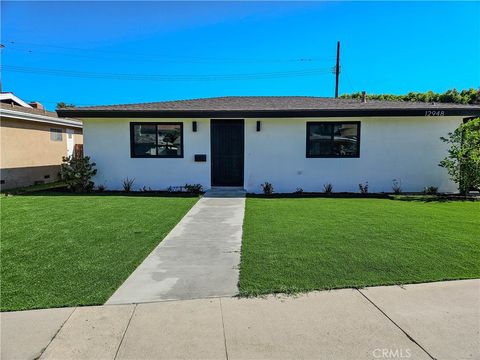 Photo of 12948 Lull Street, North Hollywood, CA 91605 (MLS # SR25200958) Photo of 12948 Lull Street, North Hollywood, CA 91605 (MLS # SR25200958)