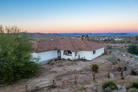 Photo of 6773 San Angelo Avenue, Joshua Tree, CA 92252 (MLS # 219145424DA)