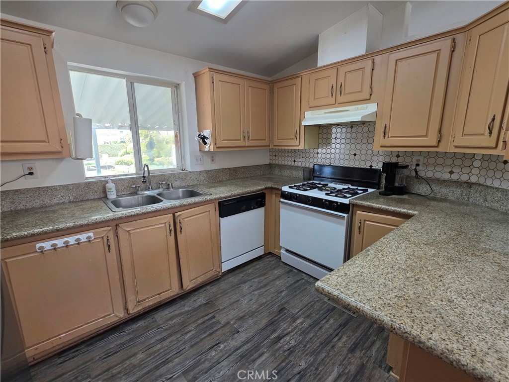 17700 WESTERN Avenue 1