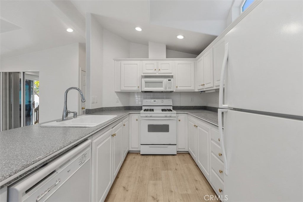 30802 Coast F18, Laguna Beach CA 92651 - Photo 16