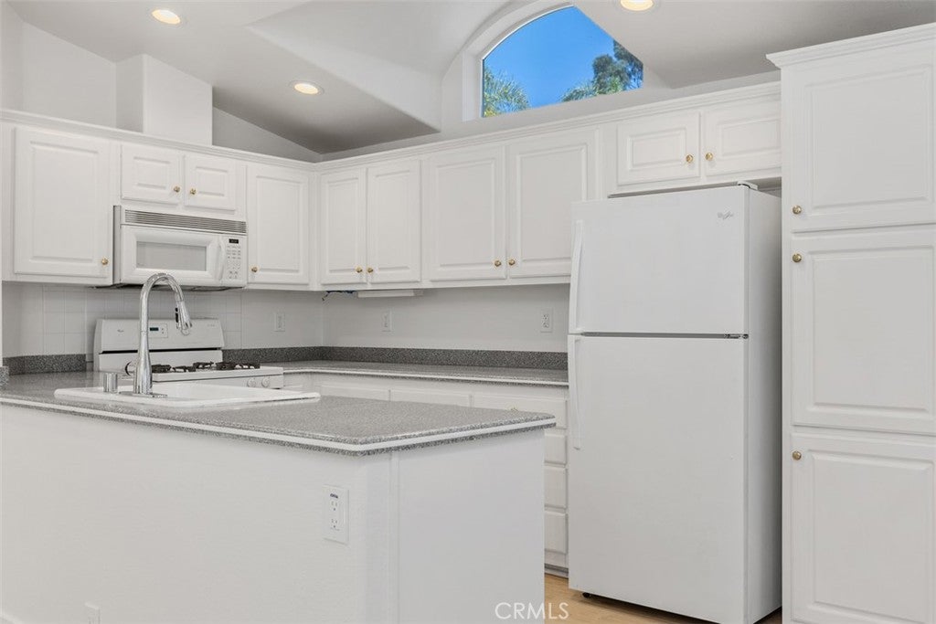 30802 Coast F18, Laguna Beach CA 92651 - Photo 15