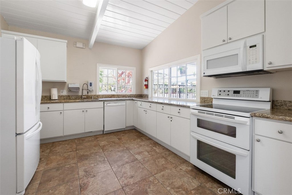 30802 Coast F18, Laguna Beach CA 92651 - Photo 36