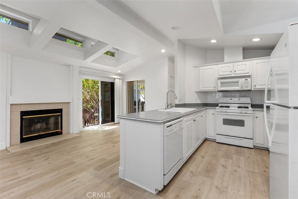 30802 Coast F18, Laguna Beach CA 92651 - Photo 17