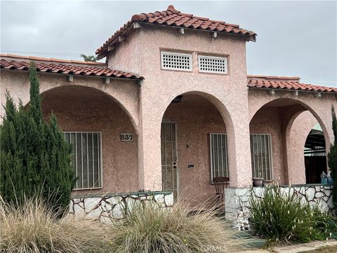 Photo of 837 W 103rd Street, Los Angeles, CA 90044 (MLS # SB25101674)