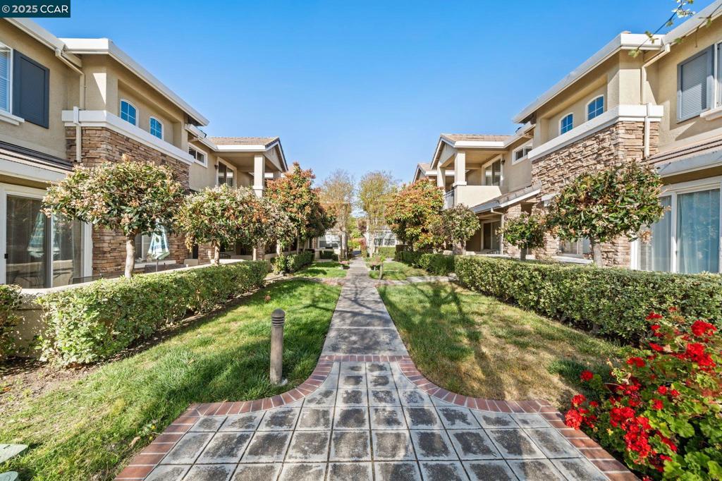 DUBLIN GREEN - Residential