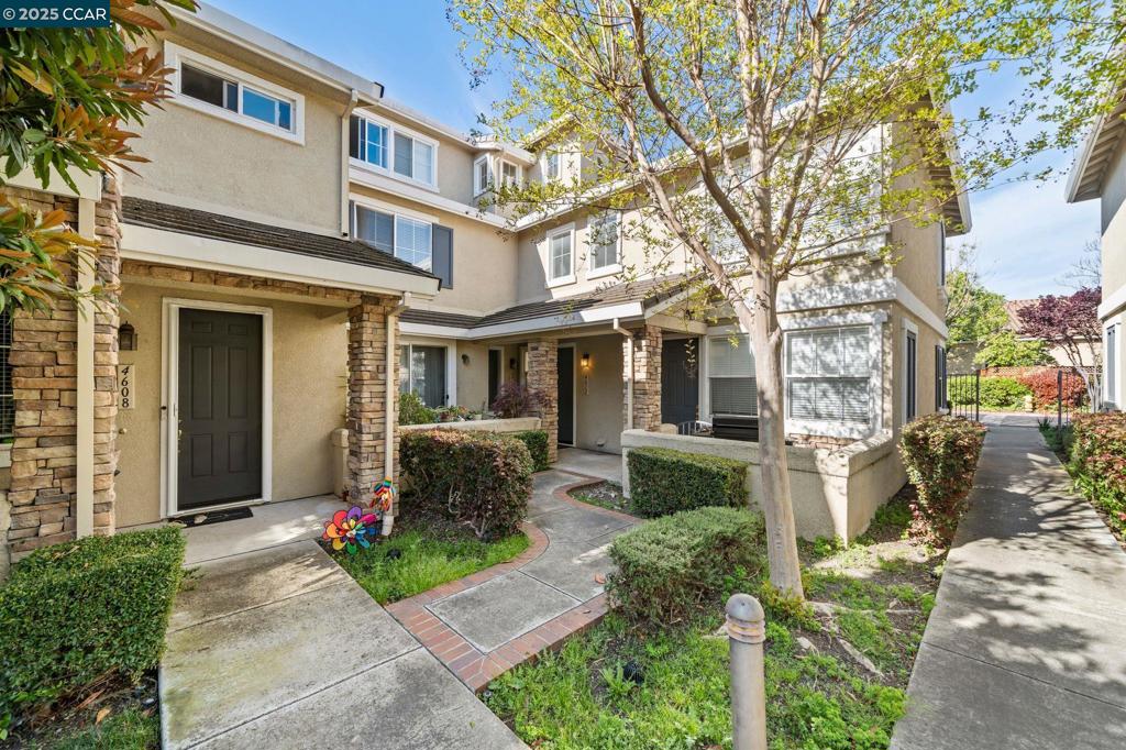 DUBLIN GREEN - Residential