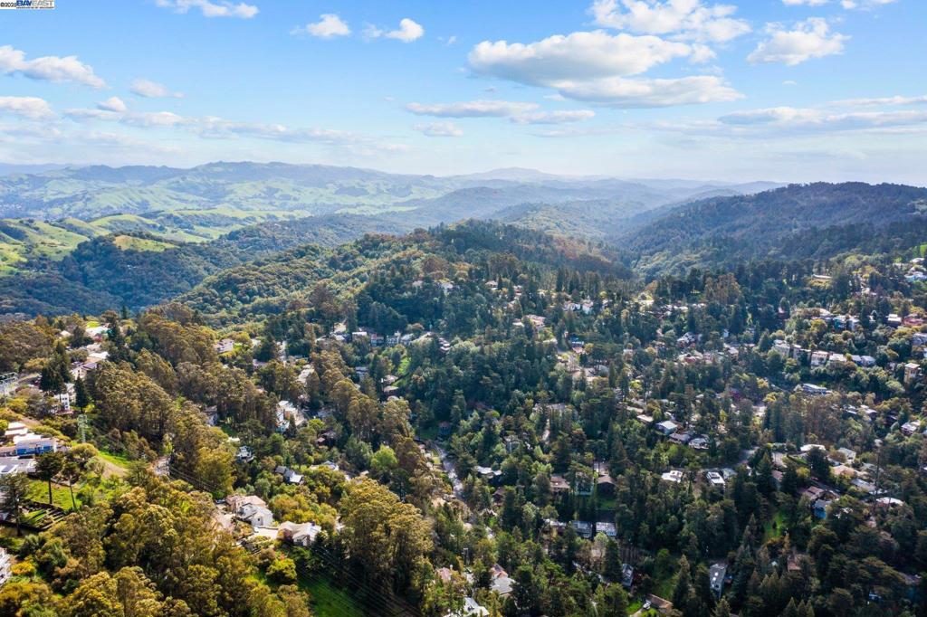 MONTCLAIR HILLS - Land