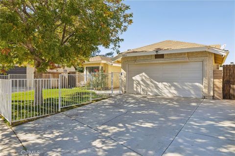 Photo of 36913 Tobira Drive, Palmdale, CA 93550 (MLS # DW25059827)