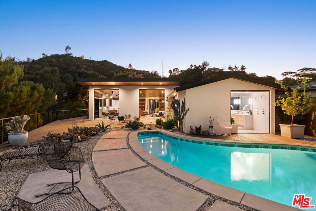 Photo of 2652 Byron Place, Los Angeles, CA 90046 (MLS # 25586143)
