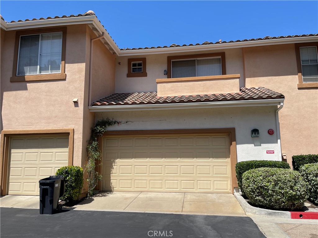 2403 Ladrillo Aisle 51