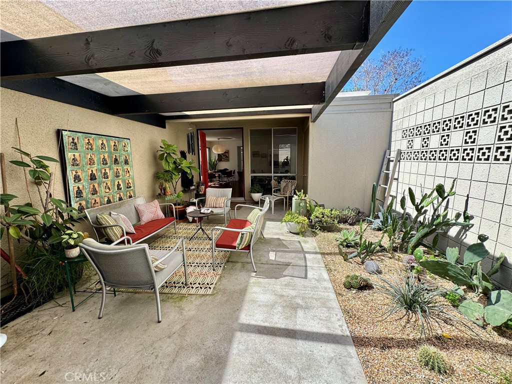 352 Avenida Sevilla C