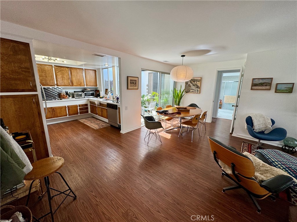 352 Avenida Sevilla C