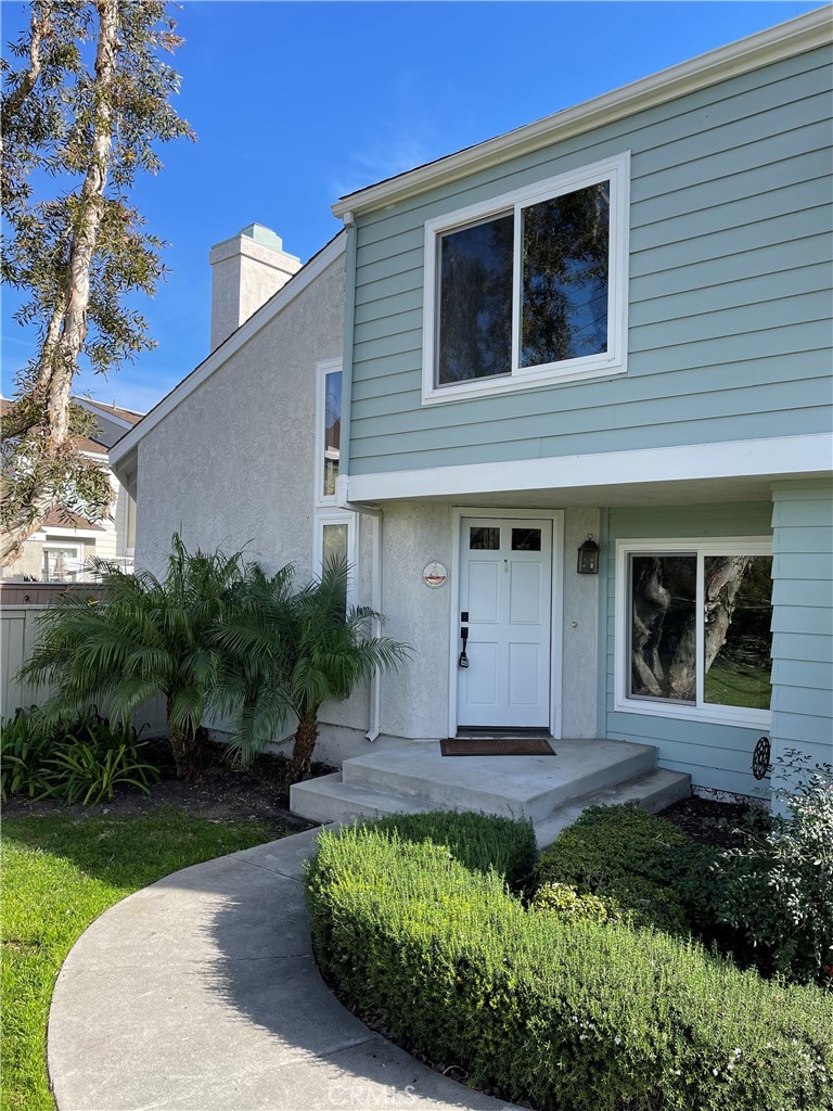 381 Deerfield Avenue