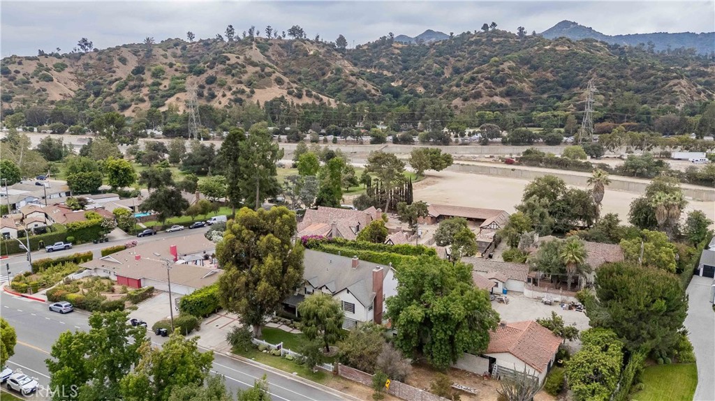 1714 Riverside