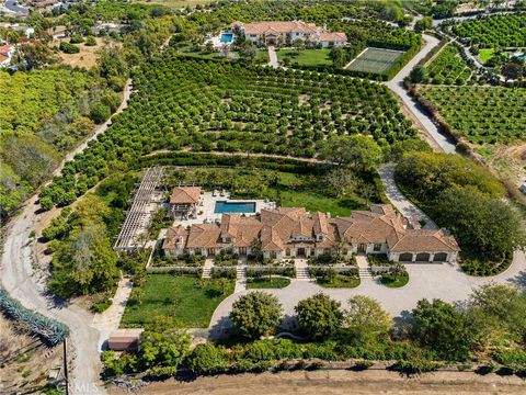Photo of 25 Encino AVE, Camarillo, CA 93010 (MLS # SR26107691)