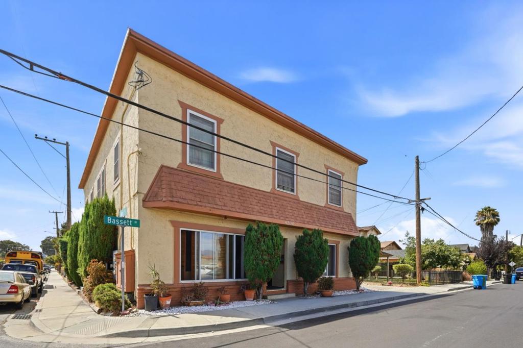 4200 Bassett Street