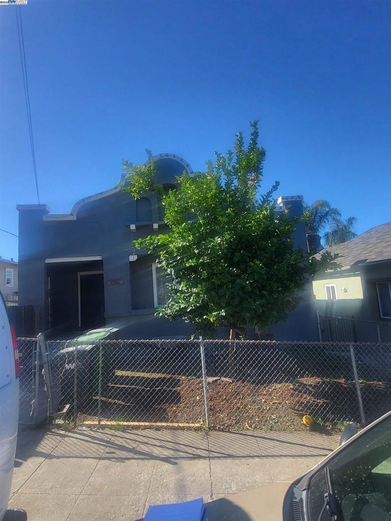 Located in the highly desirable Highland Terrace ,close to transportation ,580 and shopping