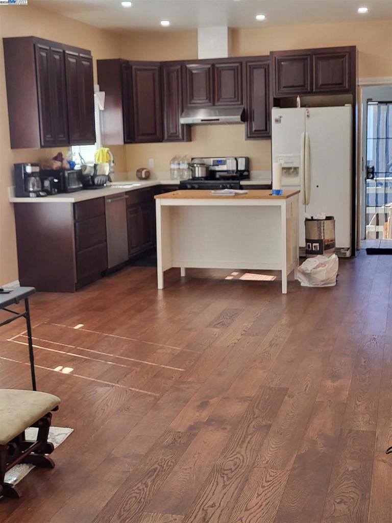 HIGHLAND TERRACE - Residential