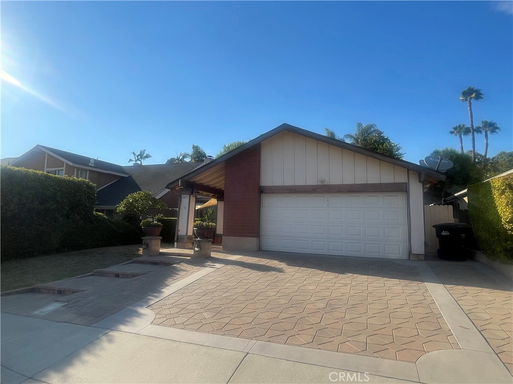 2633 E Maureen Street